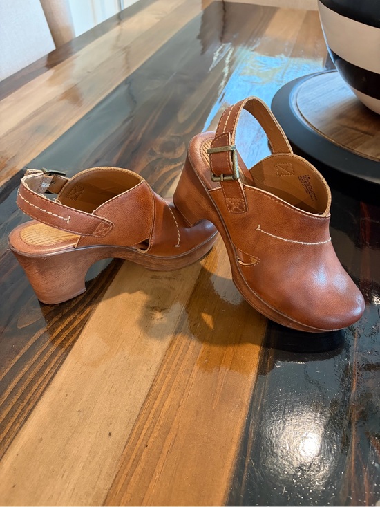 boc Shoes - boc Tan Leather Slingback Clog Heels